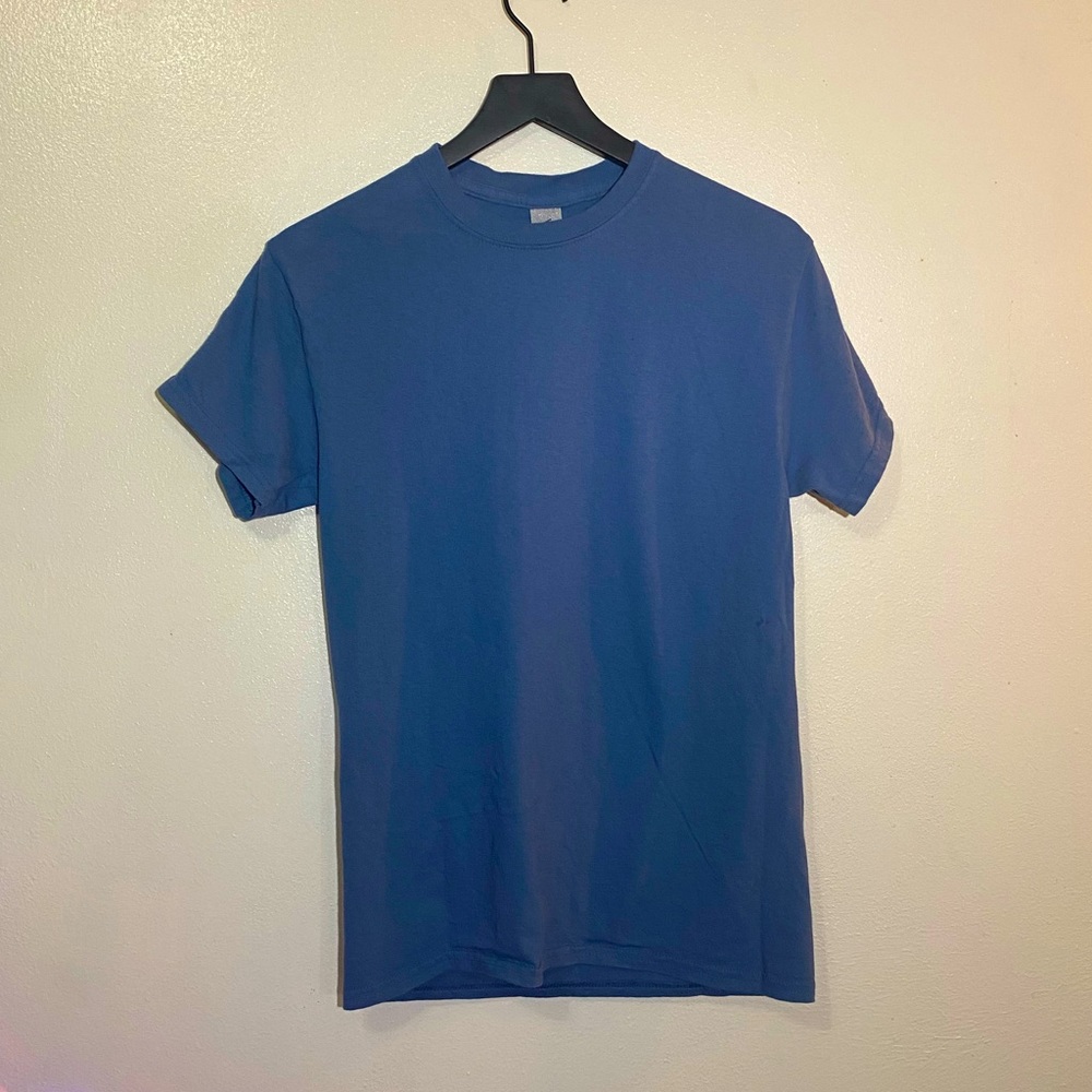 Dark Blue Heavy Cotton Gildan Shortsleeved T-shirt Size Small